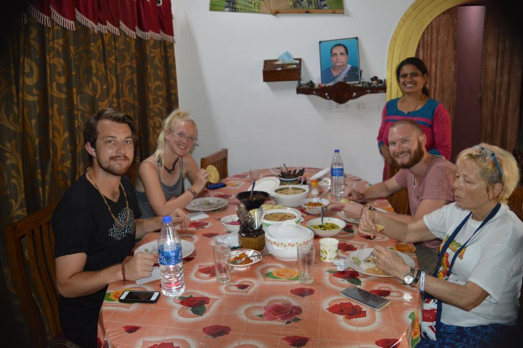 Dream Catcher Home Stay Kochi ภายนอก รูปภาพ