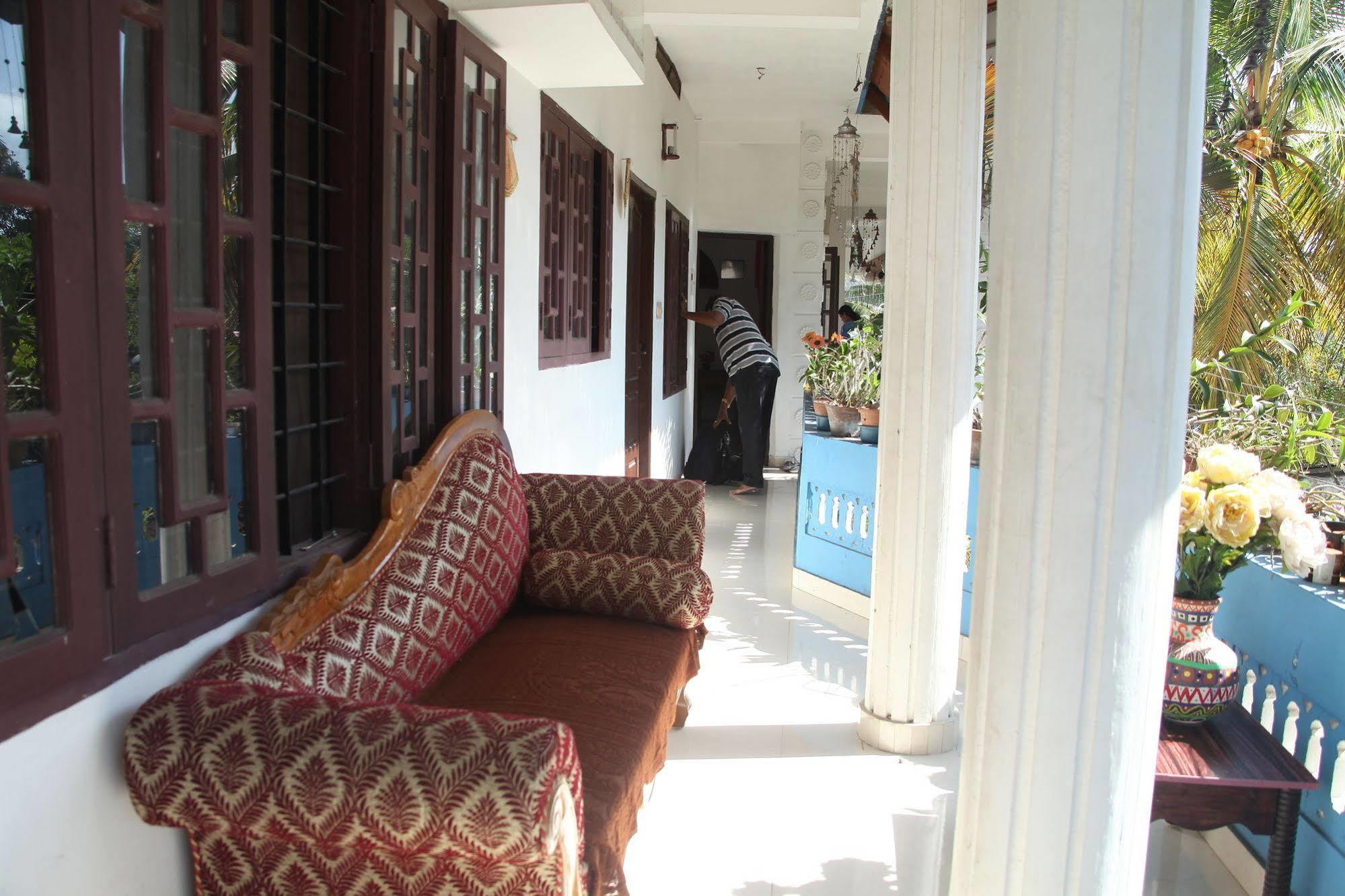 Dream Catcher Home Stay Kochi ภายนอก รูปภาพ