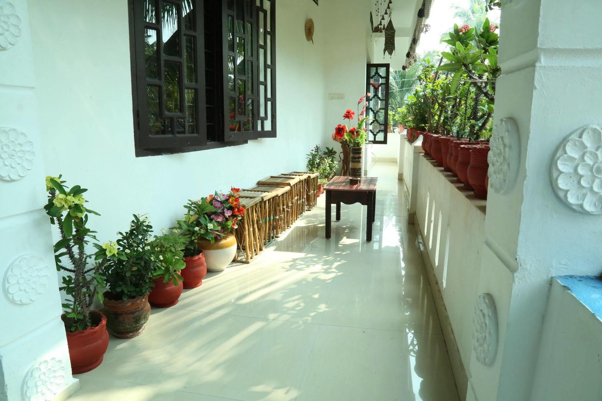 Dream Catcher Home Stay Kochi ภายนอก รูปภาพ